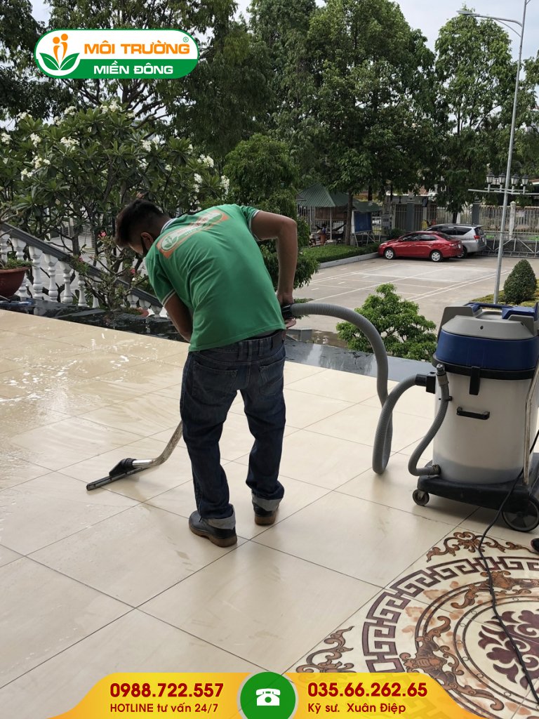 Đơn giá dịch vụ chà rửa rêu mốc