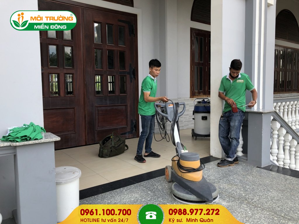 Đơn giá dịch vụ đánh bóng đá