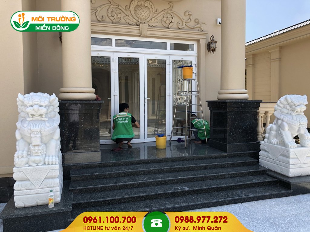 Dự toán dịch vụ vệ sinh cửa