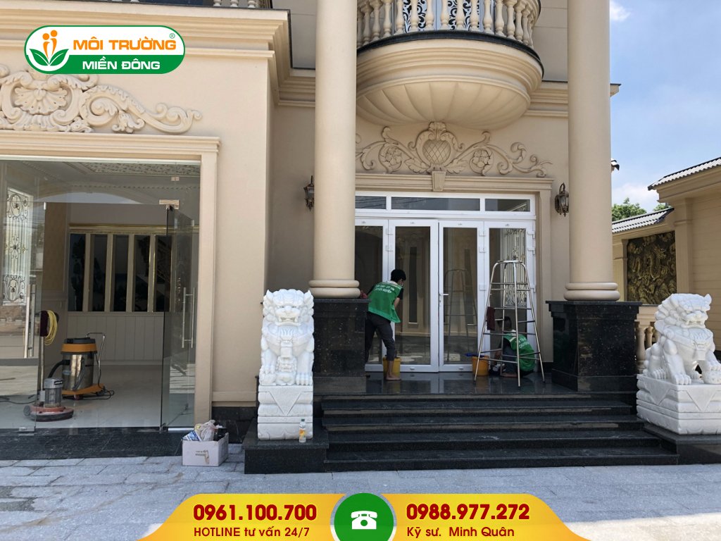 Bảng giá dịch vụ vệ sinh kính