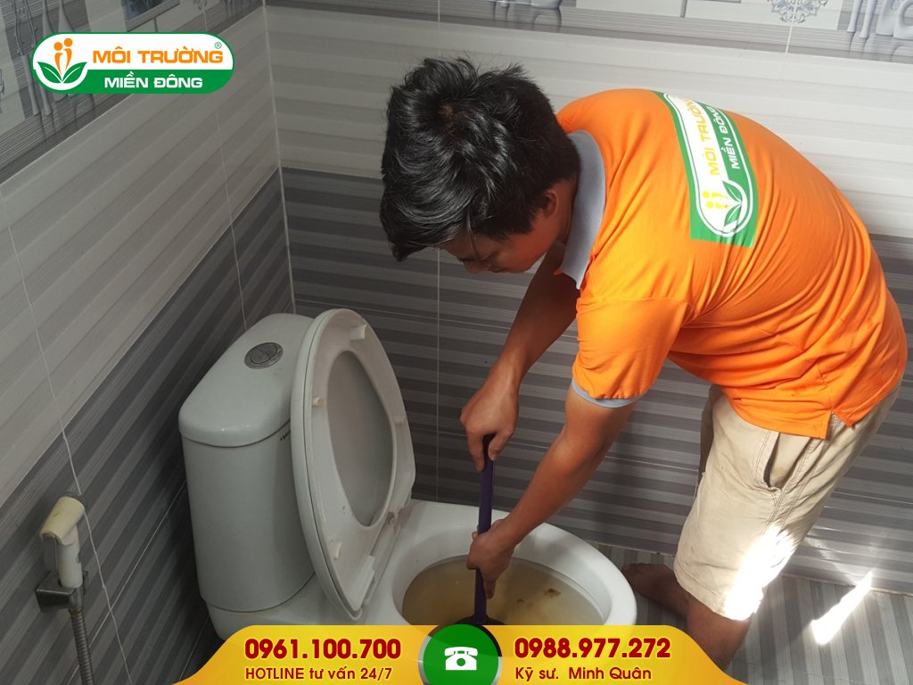 Hướng dẫn thông tắc bồn cầu tại nhà