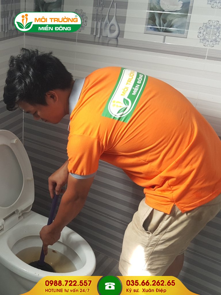 Hướng dẫn thông tắc bồn cầu tại nhà