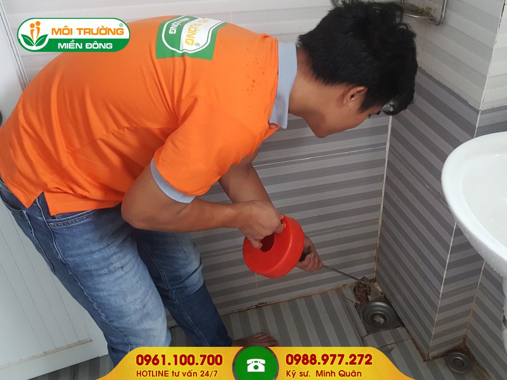 Dịch vụ thông tắc cống bằng máy đánh lò xo