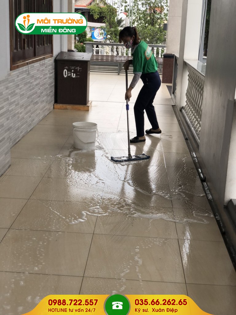 Bảng giá dịch vụ vệ sinh lan can tại nhà