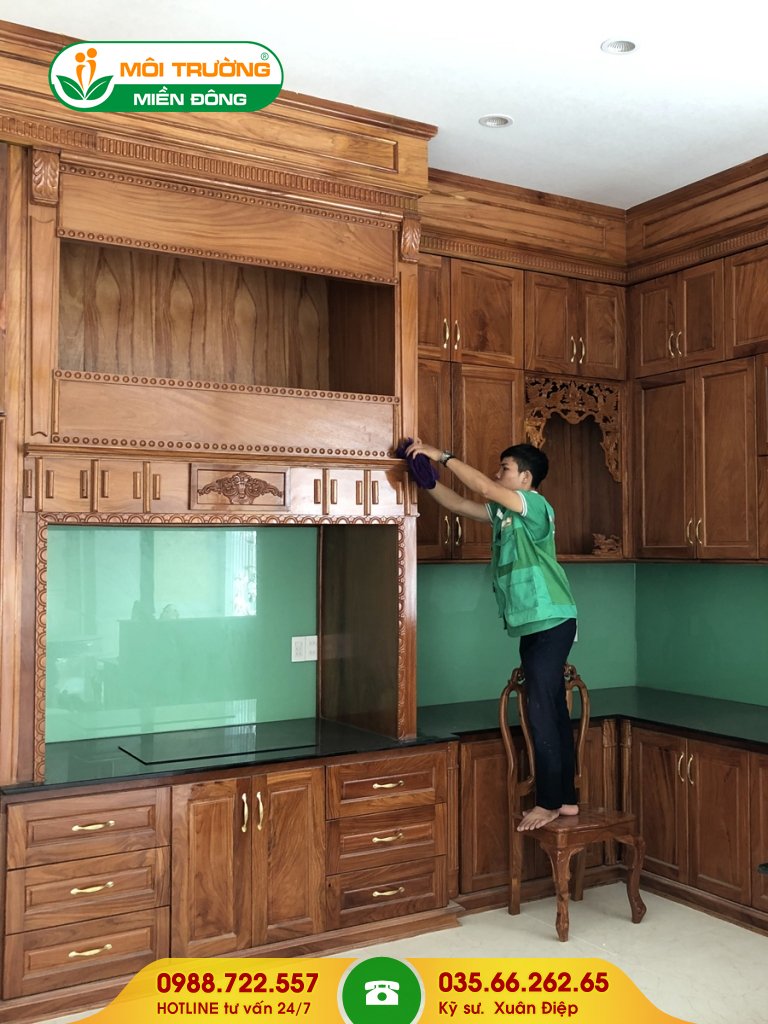 Bảng giá dịch vụ vệ sinh tủ bếp tại nhà