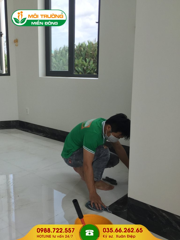 Bảng giá dịch vụ vệ sinh tường tại nhà