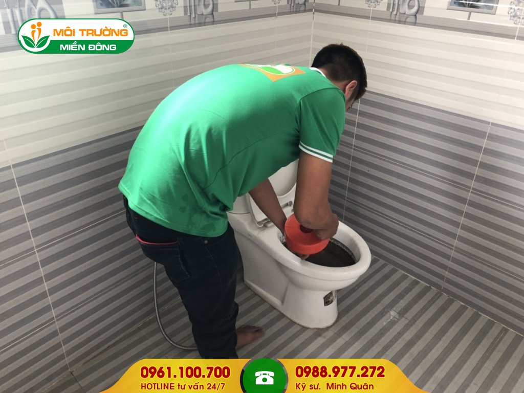 Báo giá thông tắc bồn cầu bằng máy đánh lò xo lớn