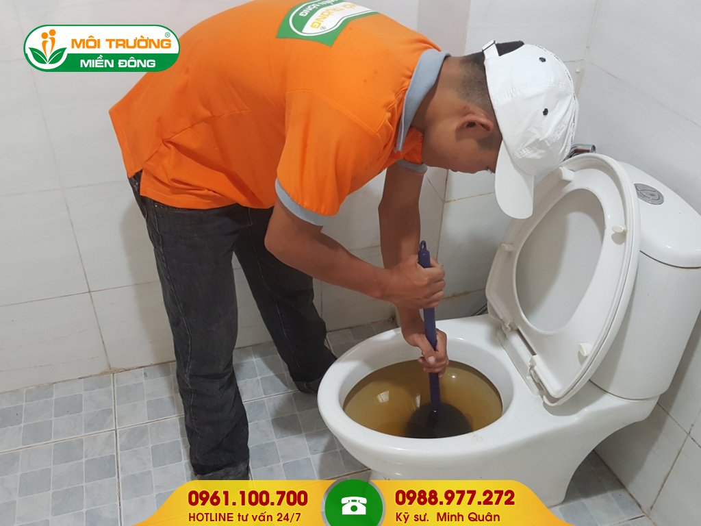 Chi phí thông tắc bồn cầu bằng cây thụt bồn cầu