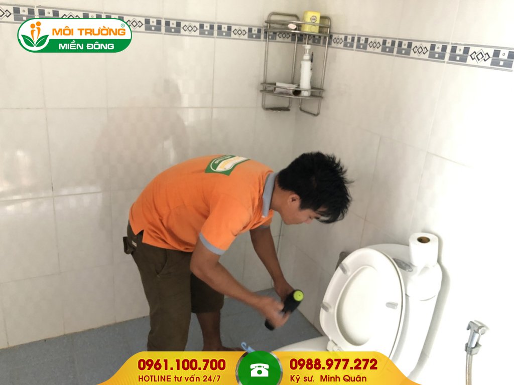 Giá dịch vụ thông tắc bồn cầu bằng xe chuyên dụng