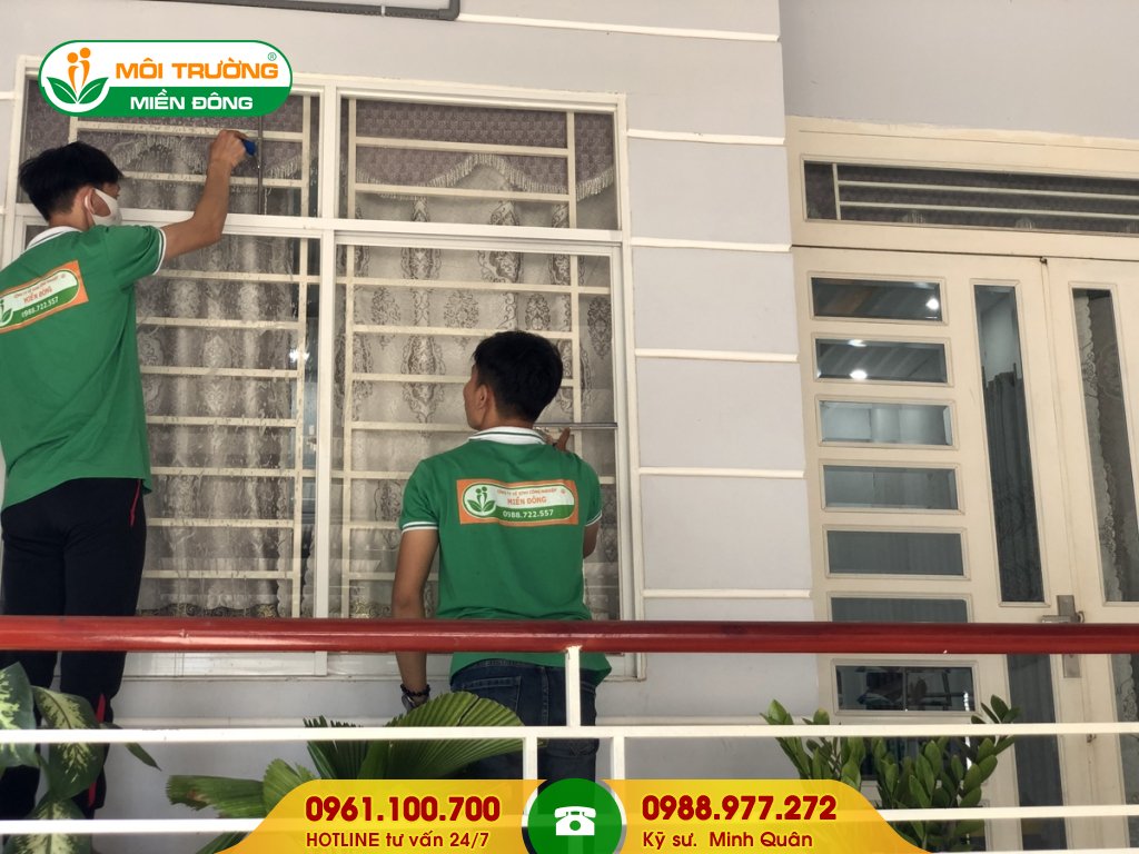 Bảng giá dịch vụ vệ sinh cửa sổ kính tại nhà
