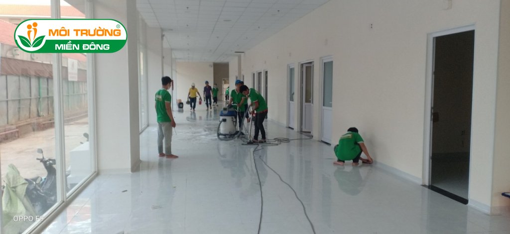 Bảng giá dịch vụ vệ sinh tường bao