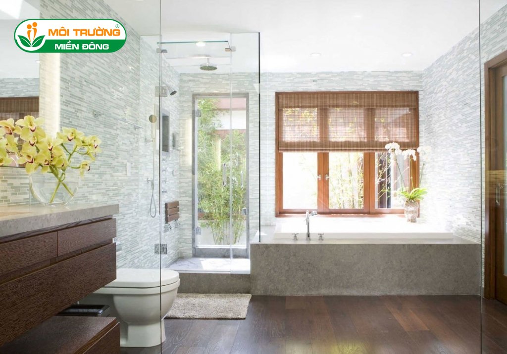 Báo giá dịch vụ vệ sinh vách kính phòng tắm