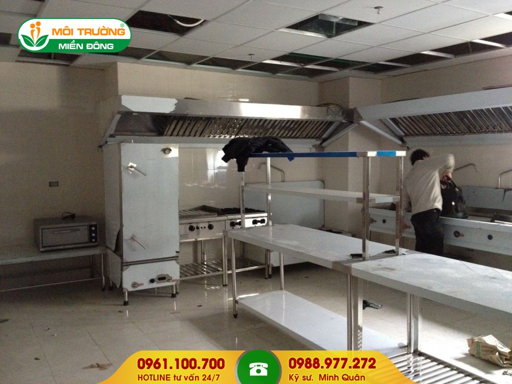 Đội thợ vệ sinh ống khói bếp